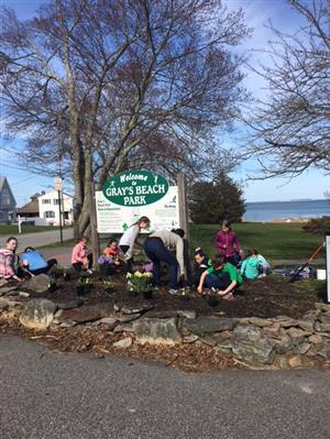 Kingston Girl Scout Troop 76165- 4th grade Juniors Community Service Project